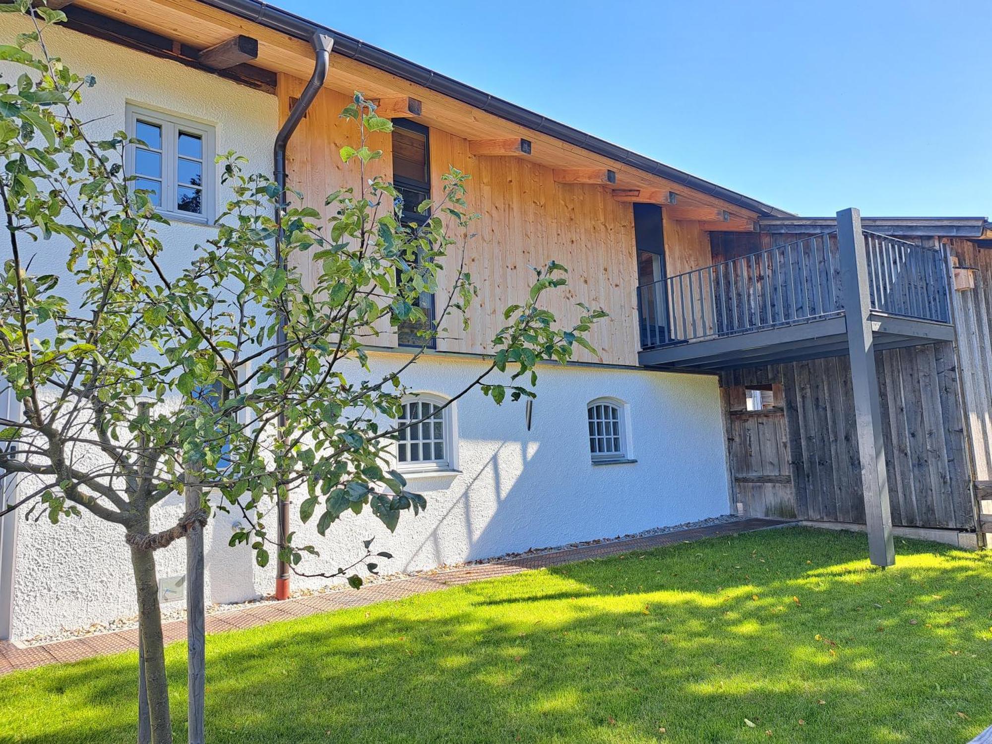 Neu! Ferienwohnungen Im Lueftlmalereck, Hennalahaus Oberammergau Exterior photo