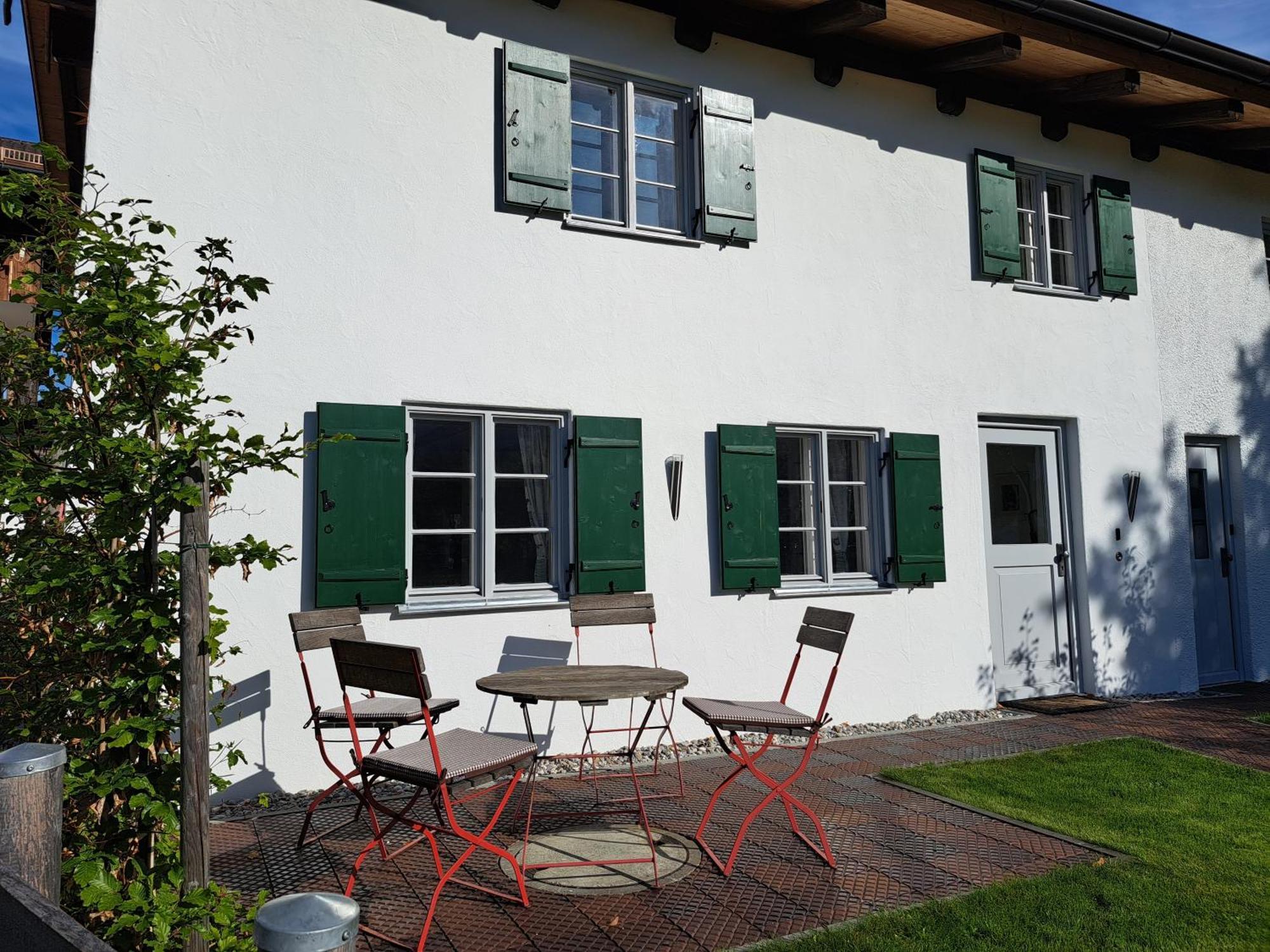 Neu! Ferienwohnungen Im Lueftlmalereck, Hennalahaus Oberammergau Exterior photo