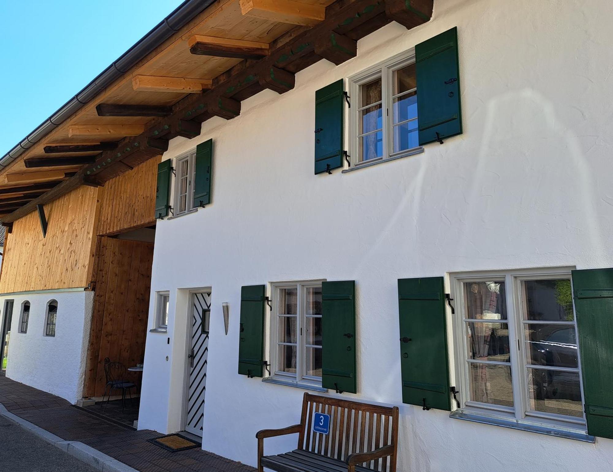 Neu! Ferienwohnungen Im Lueftlmalereck, Hennalahaus Oberammergau Exterior photo