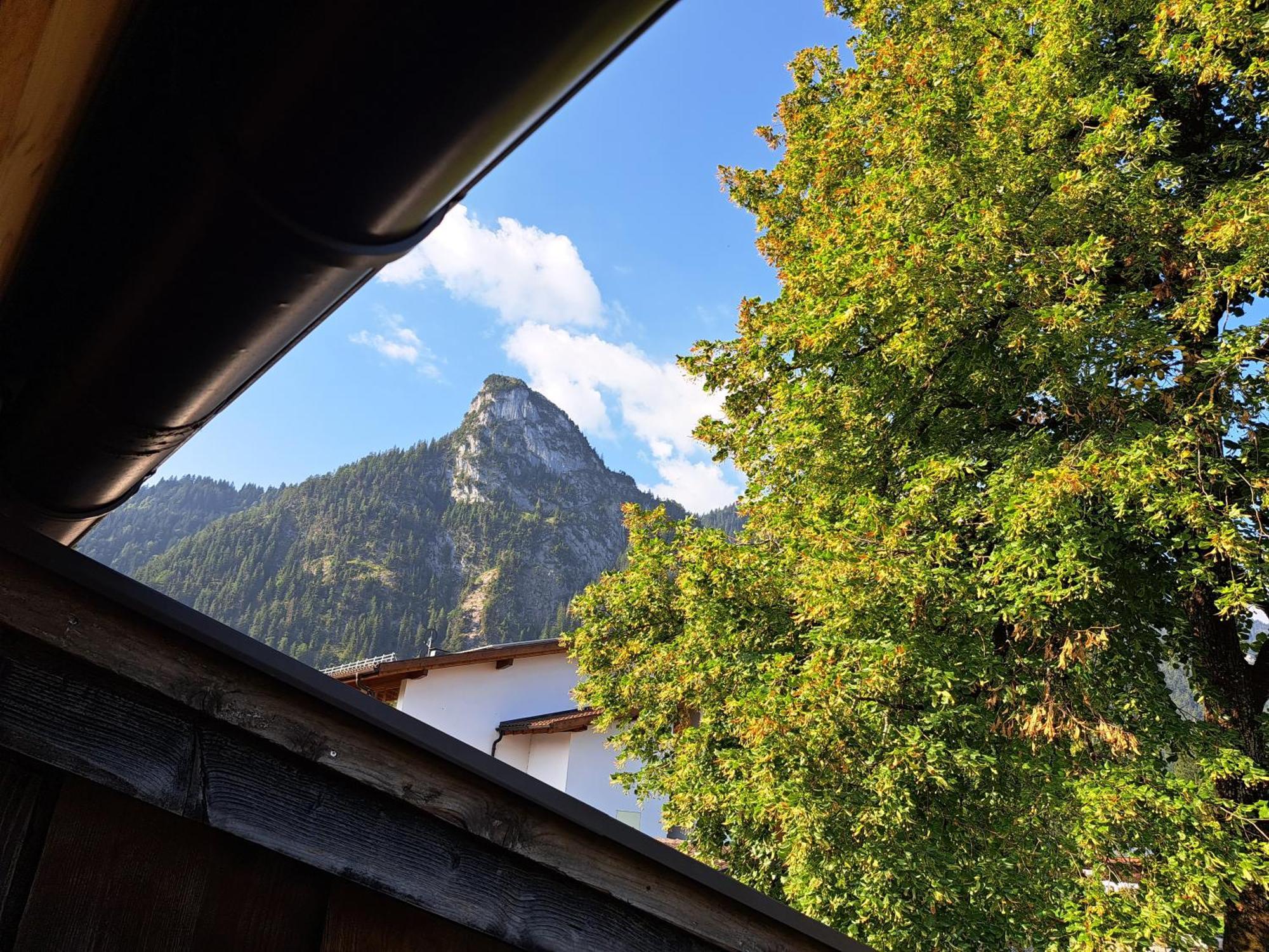 Neu! Ferienwohnungen Im Lueftlmalereck, Hennalahaus Oberammergau Exterior photo